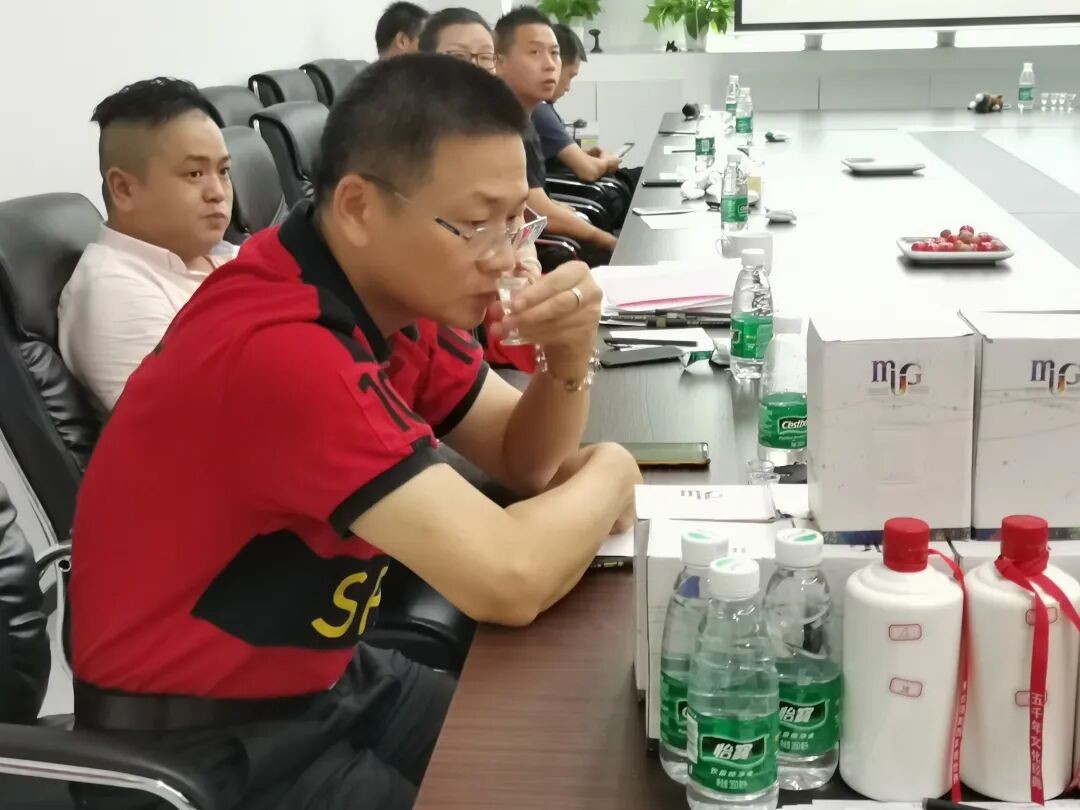 【一言九鼎】第98场主题沙龙品鉴会[做成功男人，喝一言九鼎]完美落幕