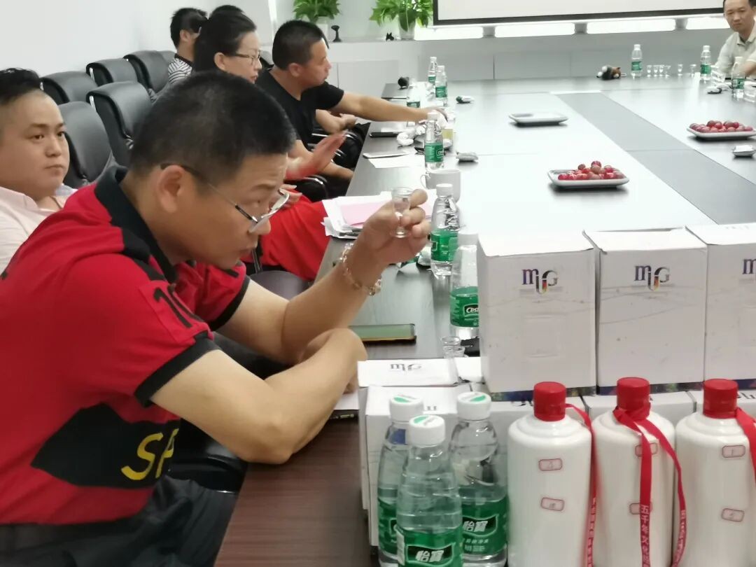 【一言九鼎】第98场主题沙龙品鉴会[做成功男人，喝一言九鼎]完美落幕