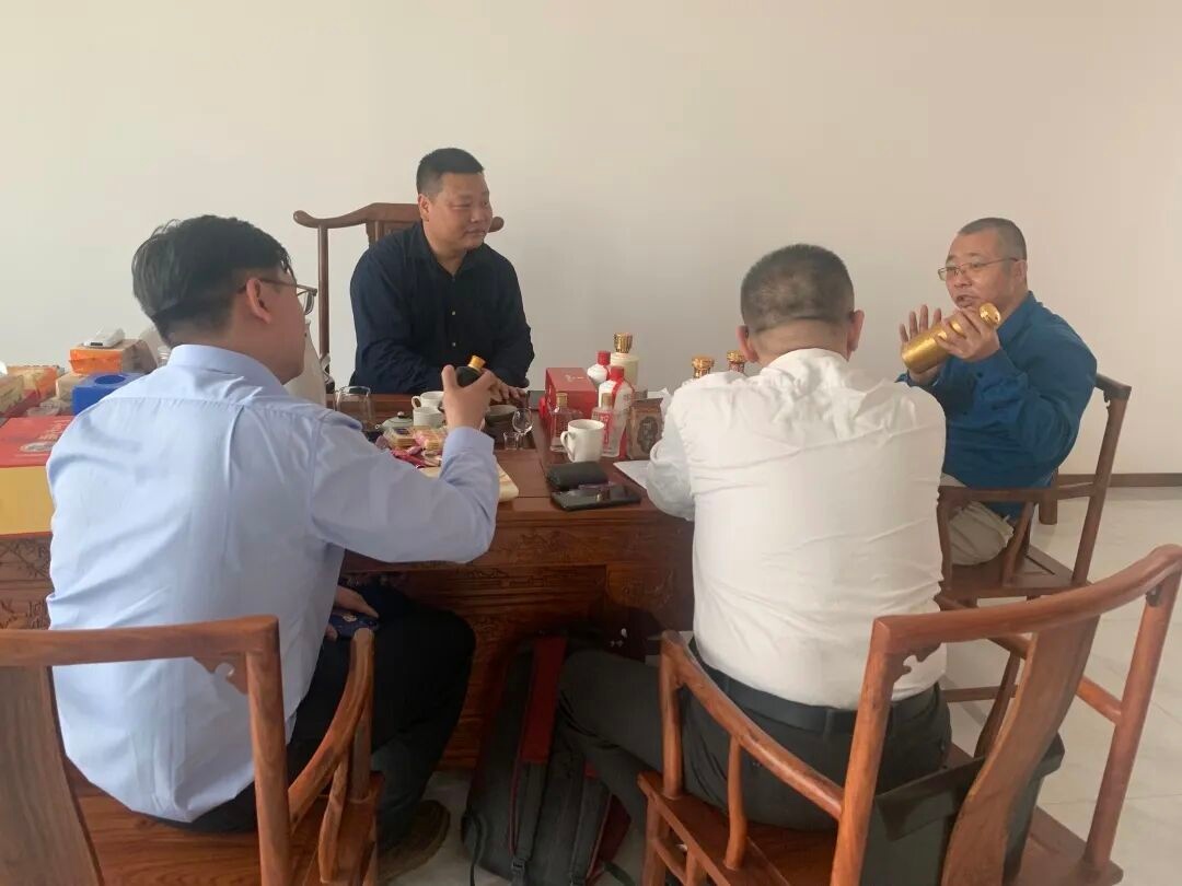 东莞市工商联领导莅临一言九鼎酒业考察工作！